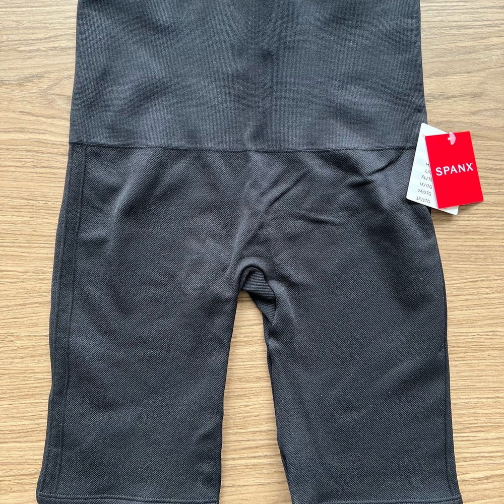 Spanx Look at Me Now Bike Short. Very Black. Size Small.